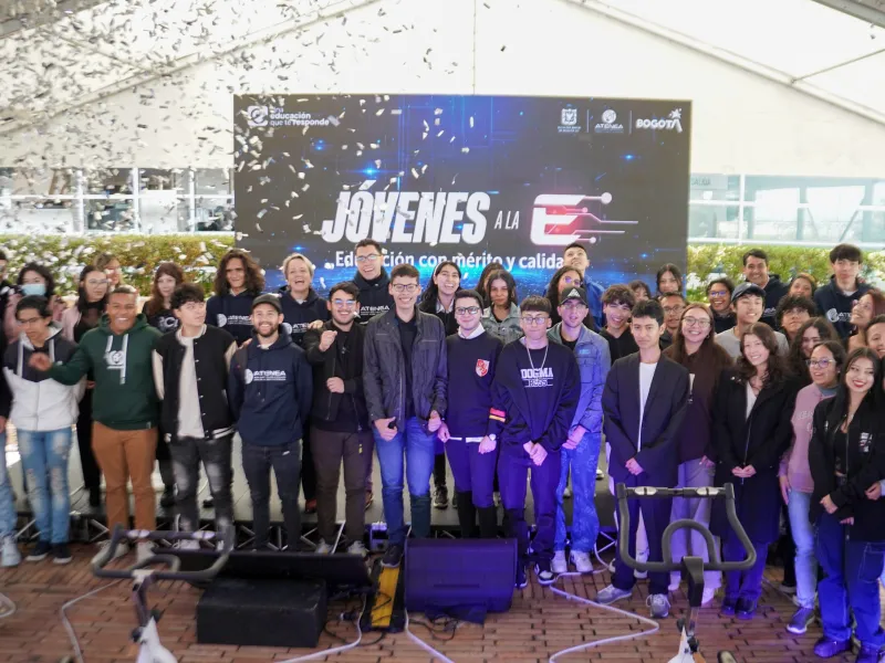 Bachilleres de Bogotá podrán acceder a 3 mil becas de Atenea para estudiar en universidades públicas y privadas