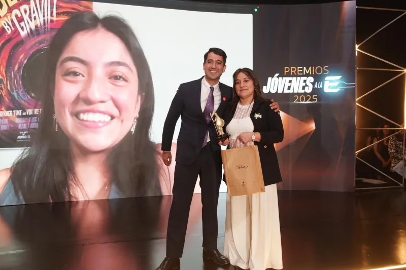El futuro de Bogotá brilla: reconocidos los mejores estudiantes del programa Jóvenes a la E 2025