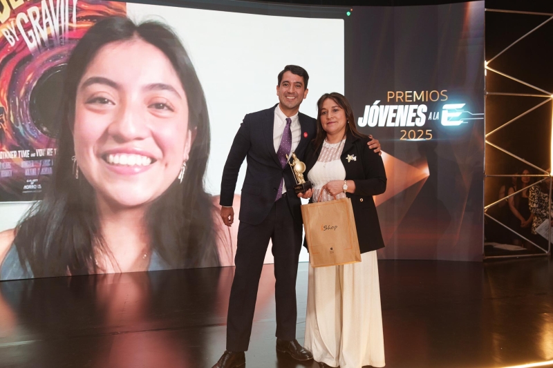 El futuro de Bogotá brilla: reconocidos los mejores estudiantes del programa Jóvenes a la E 2025