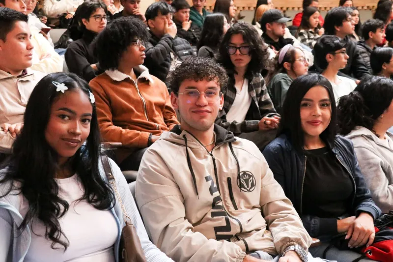 Más de 3.000 jóvenes de Bogotá fortalecerán sus habilidades en marketing digital y servicio al cliente con inteligencia artificial