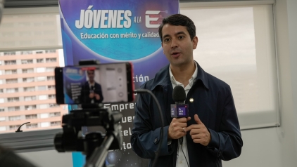Director Victor Saavedra