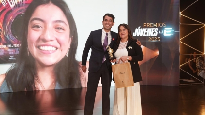 El futuro de Bogotá brilla: reconocidos los mejores estudiantes del programa Jóvenes a la E 2025