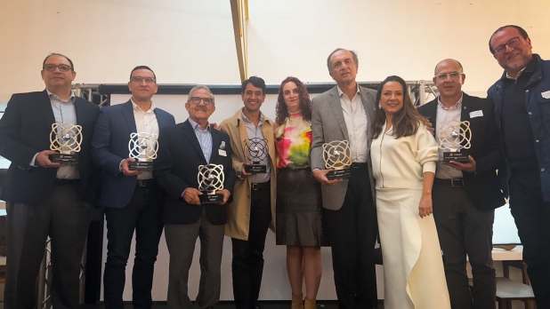 Director de la Agencia Atenea, Víctor Saavedra, reconocido como un líder transformador