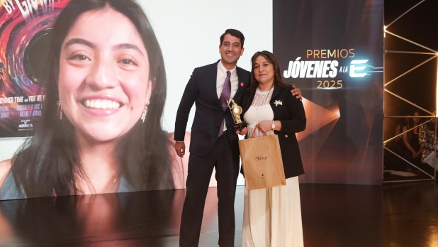 El futuro de Bogotá brilla: reconocidos los mejores estudiantes del programa Jóvenes a la E 2025