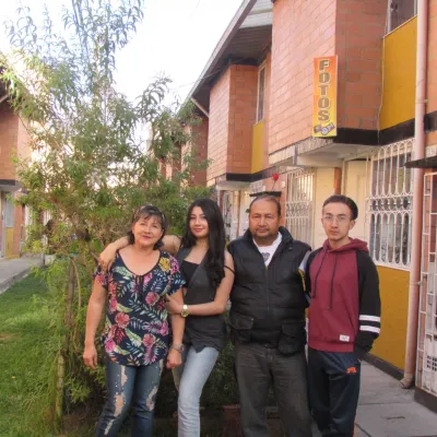 Ni Valerie ni sus padres contuvieron las lágrimas al recibir la buena noticia por parte de la alcaldesa de Bogotá