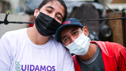 Joven recicladora y habitante de calle recibe título de bachiller